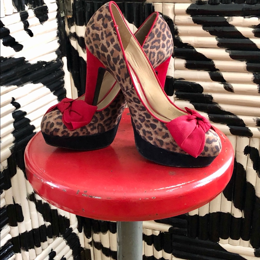 Guess Leopard Print Red Bow Heels Size 10 - image 4
